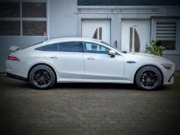 MERCEDES-BENZ AMG GT 43