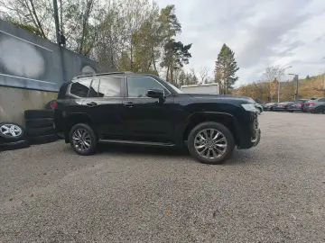 Toyota Land Cruiser LC300 PREMIUM MY2027
