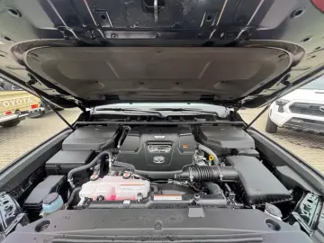 Toyota Land Cruiser LC300 Premium ZX Mod