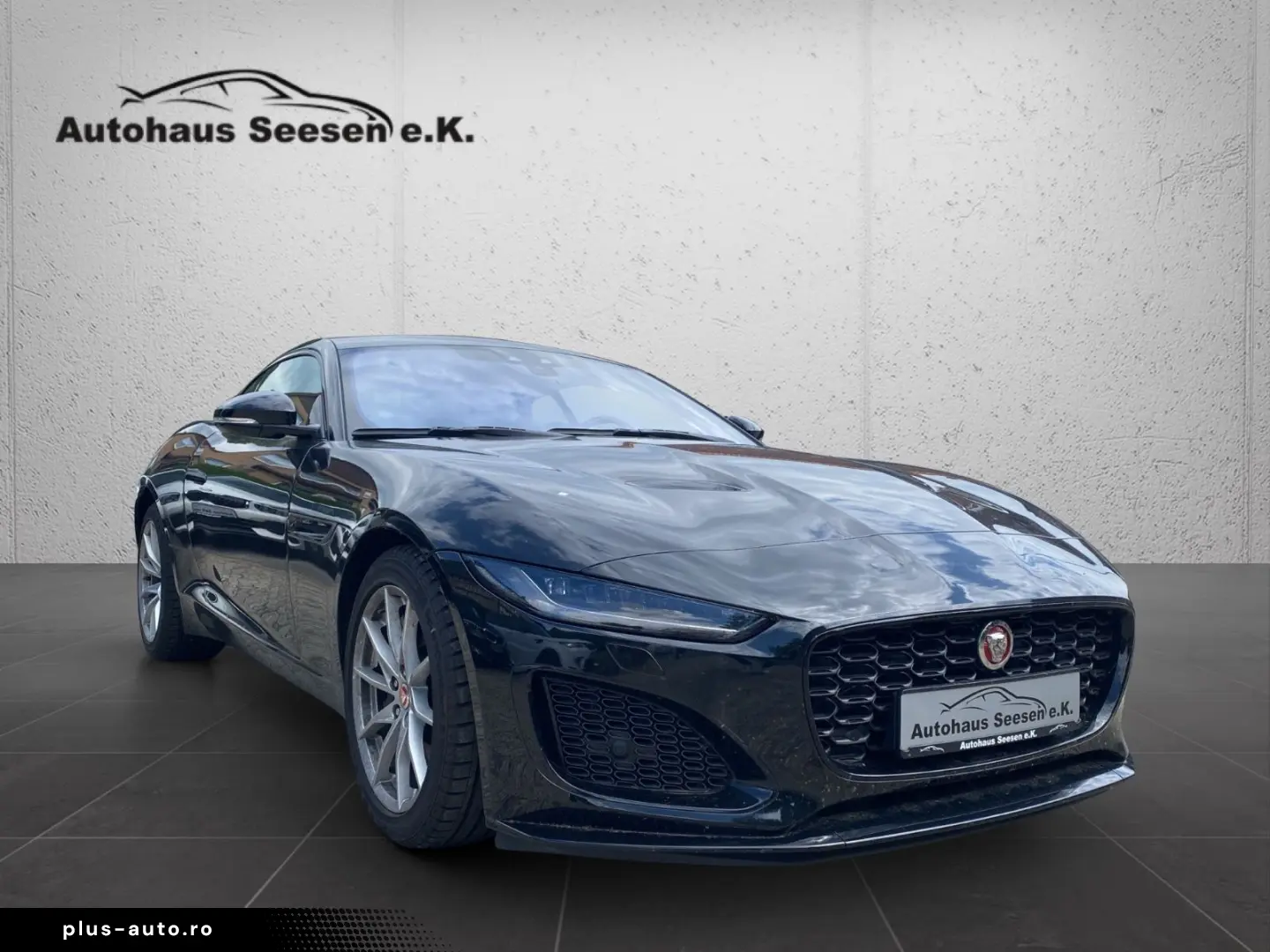 JAGUAR F-TYPE Coupe P300 Black Pack Performance