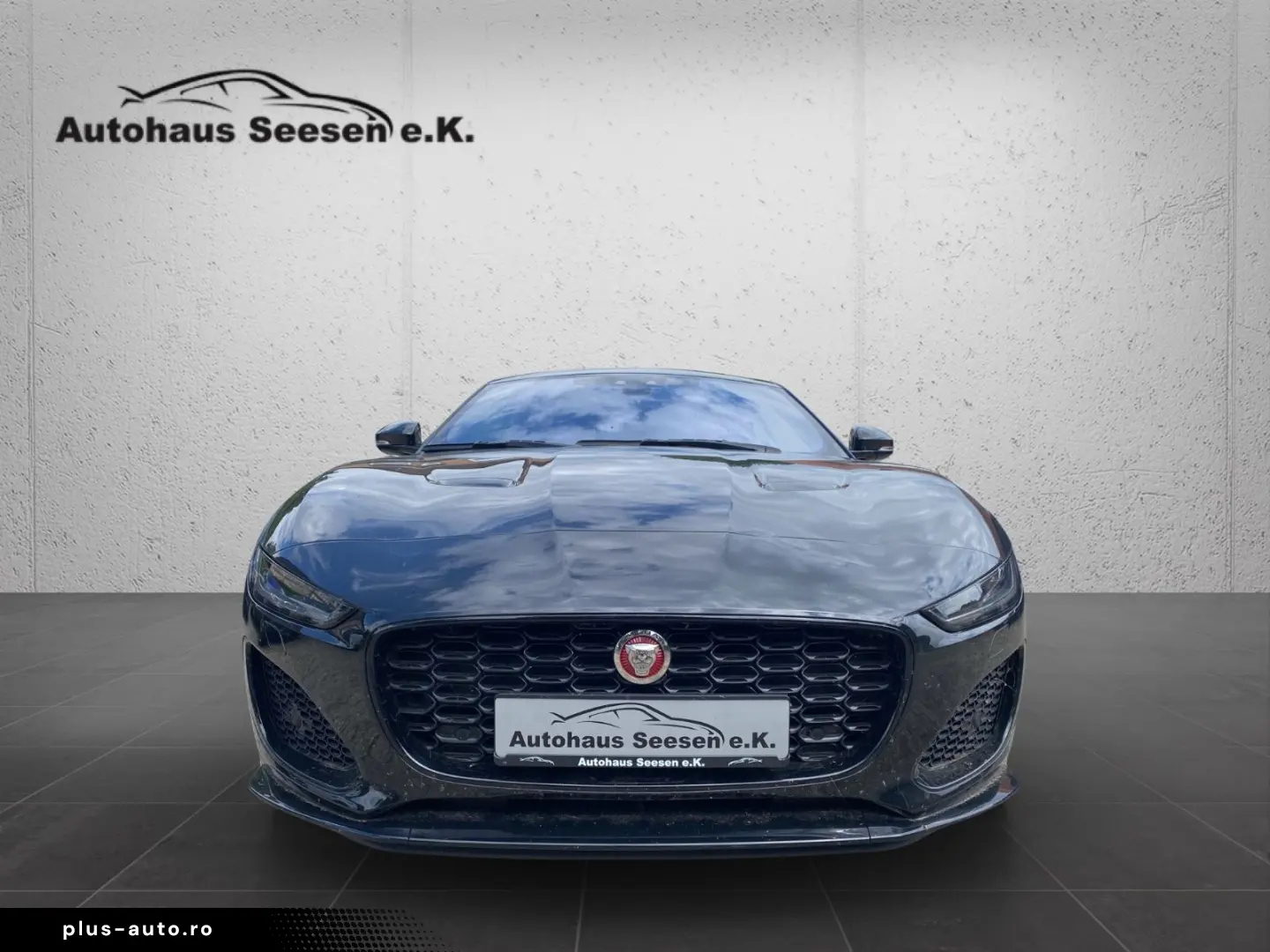 JAGUAR F-TYPE Coupe P300 Black Pack Performance
