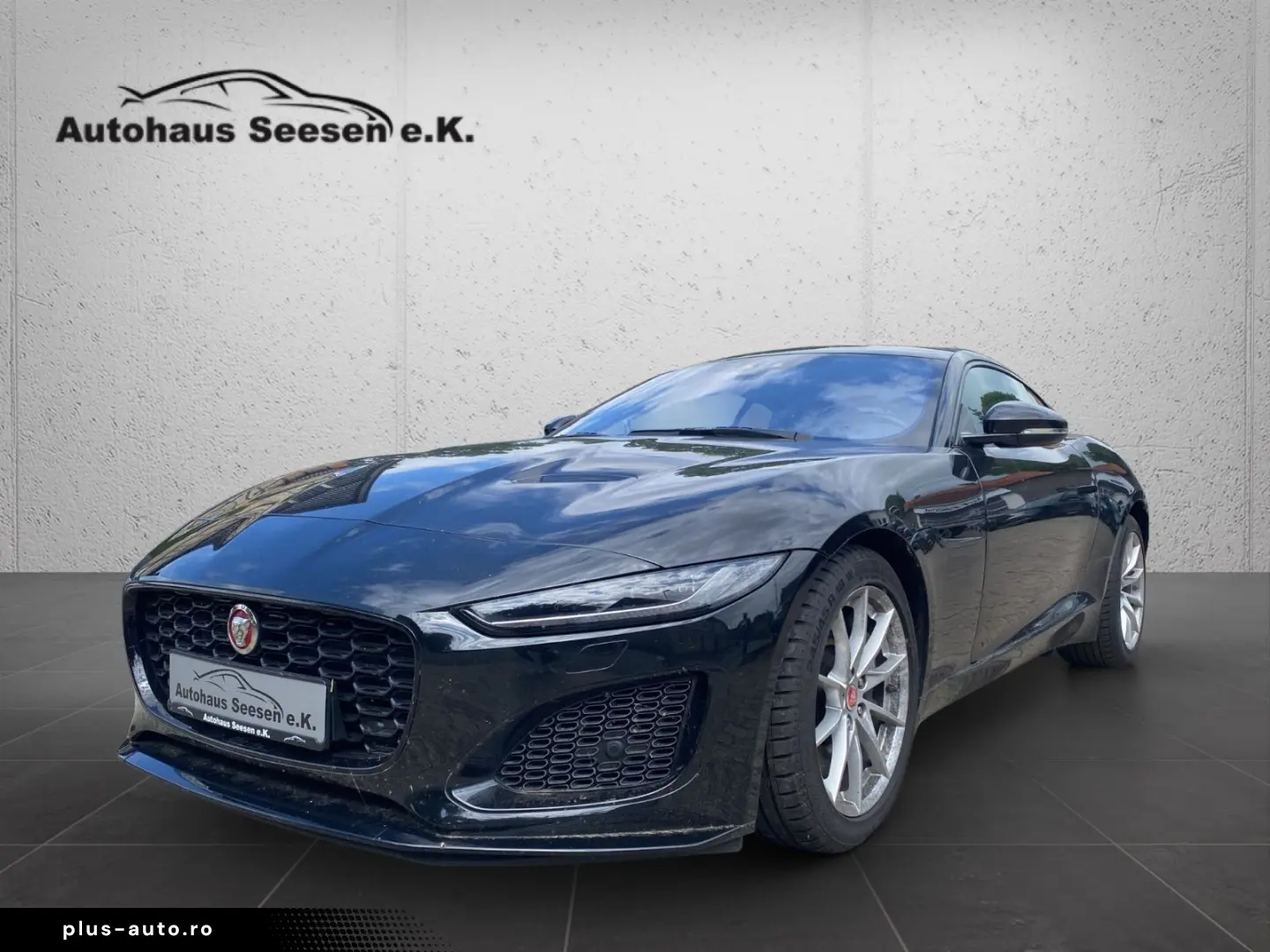 JAGUAR F-TYPE Coupe P300 Black Pack Performance