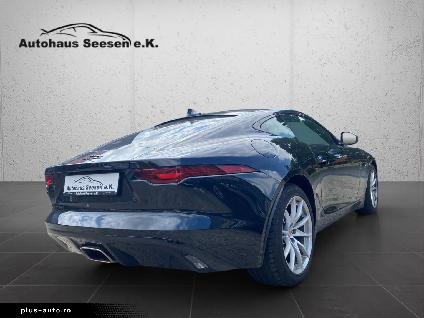 JAGUAR F-TYPE Coupe P300 Black Pack Performance