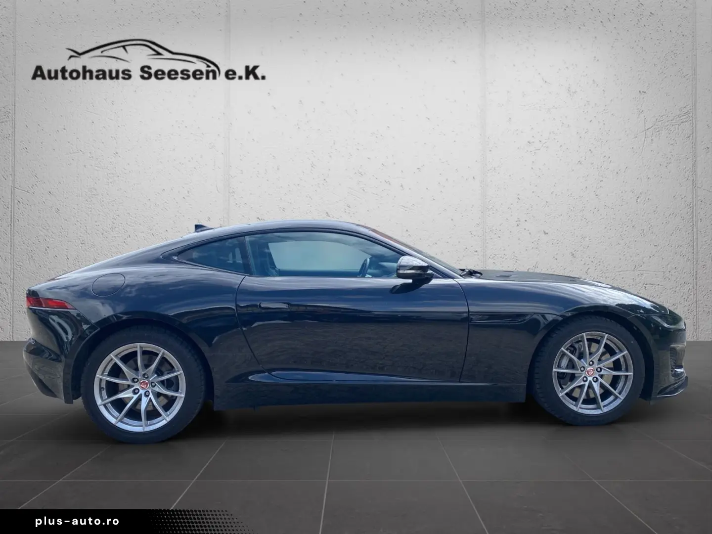 JAGUAR F-TYPE Coupe P300 Black Pack Performance