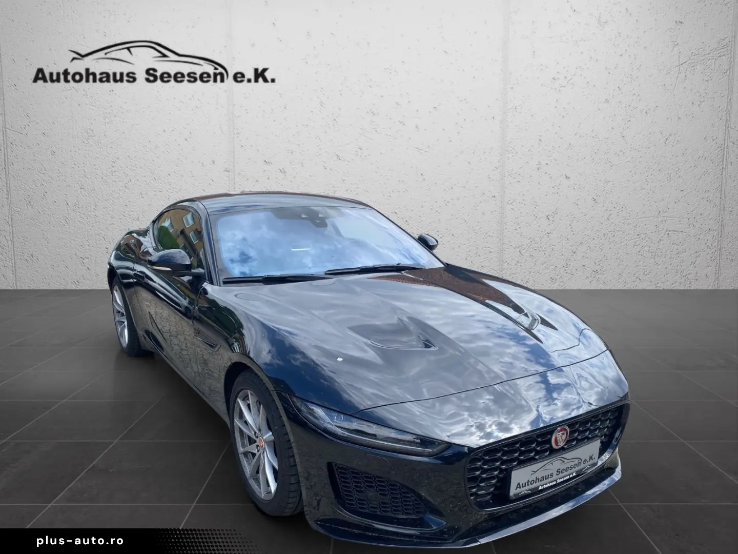 JAGUAR F-TYPE Coupe P300 Black Pack Performance