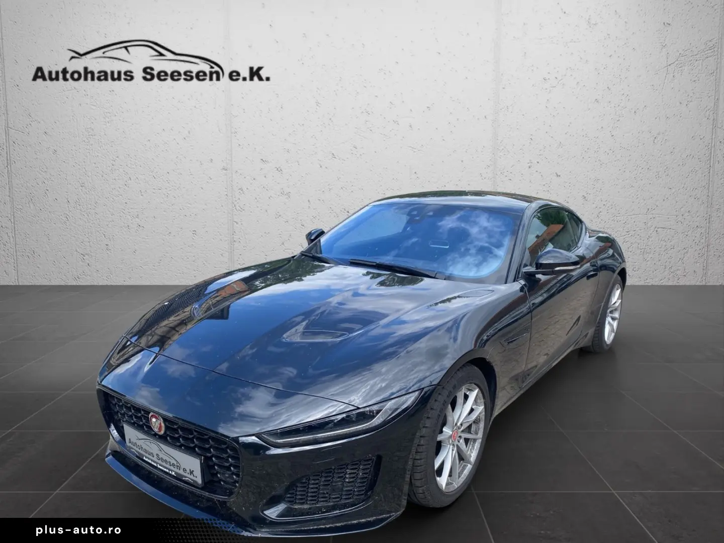 JAGUAR F-TYPE Coupe P300 Black Pack Performance