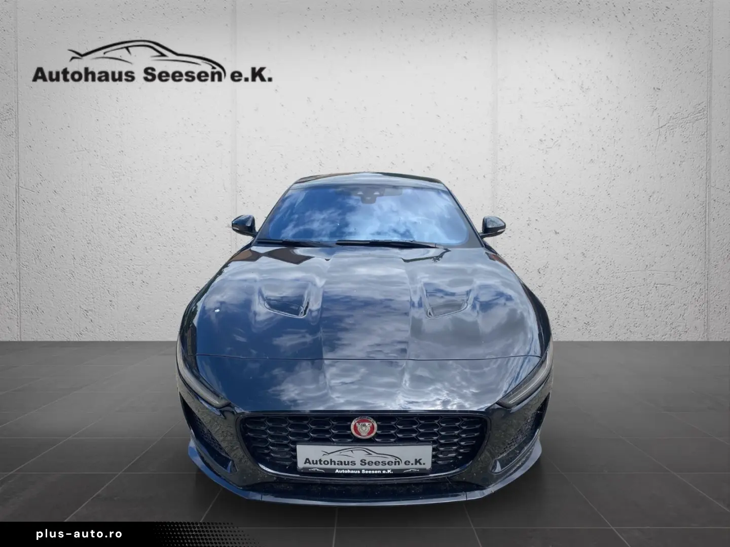 JAGUAR F-TYPE Coupe P300 Black Pack Performance