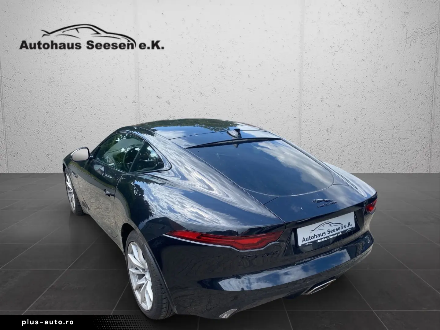 JAGUAR F-TYPE Coupe P300 Black Pack Performance