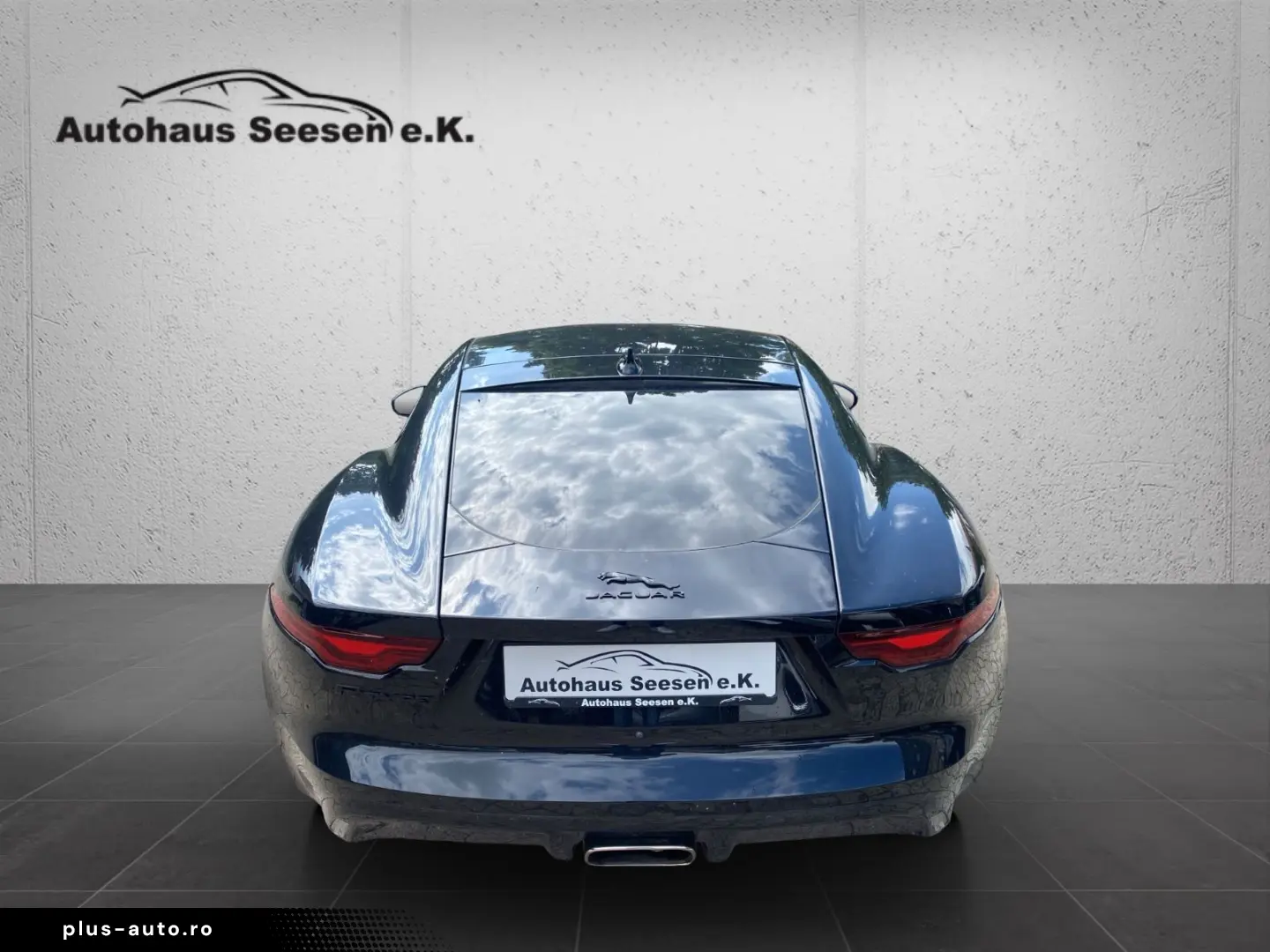 JAGUAR F-TYPE Coupe P300 Black Pack Performance