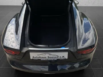 JAGUAR F-TYPE Coupe P300 Black Pack Performance