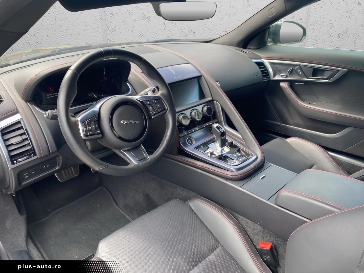 JAGUAR F-TYPE Coupe P300 Black Pack Performance