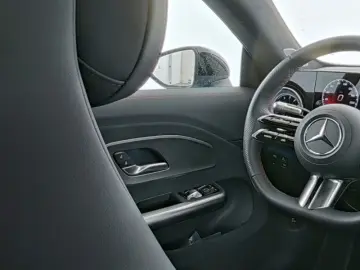 Mercedes-Benz CLA 250 - electric