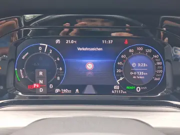 VW Golf 1.4 eHybrid STYLE PANO LM18 DCC IQ.LIGHT