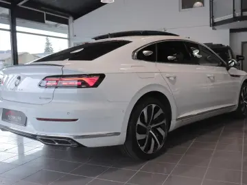 VW Arteon 1.4 TSI DSG R-LINE eHybrid  PANO MATRIX