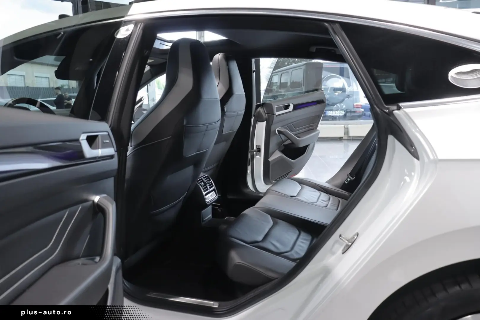 VW Arteon 1.4 TSI DSG R-LINE eHybrid  PANO MATRIX