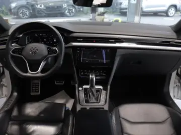 VW Arteon 1.4 TSI DSG R-LINE eHybrid  PANO MATRIX