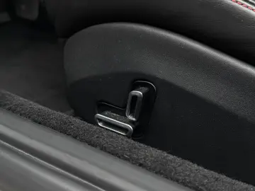 Ferrari Roma  Rosso Portofino 360 Matrix Passenger Display