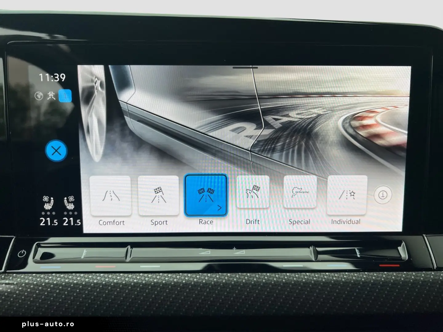 VW Golf VIII R Performance AKRA IQ HUD ACC LEDER 19