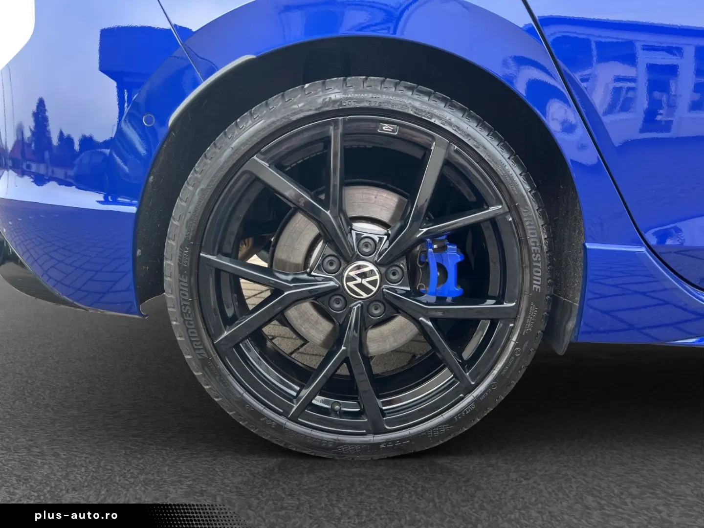 VW Golf VIII R Performance AKRA IQ HUD ACC LEDER 19