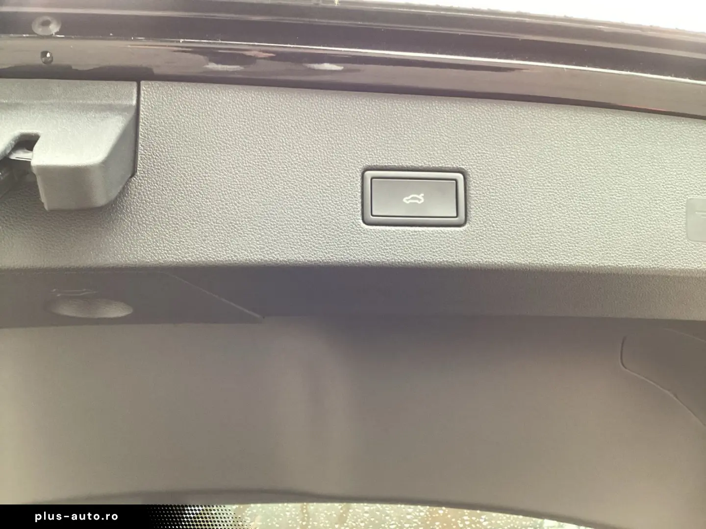 VW T-Roc R 2 0TSI 4M Akrapovic Navi LED Leder DCC