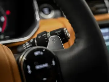 Land Rover Range Rover 5.0 V8 LWB Autobiography Fifty Editi