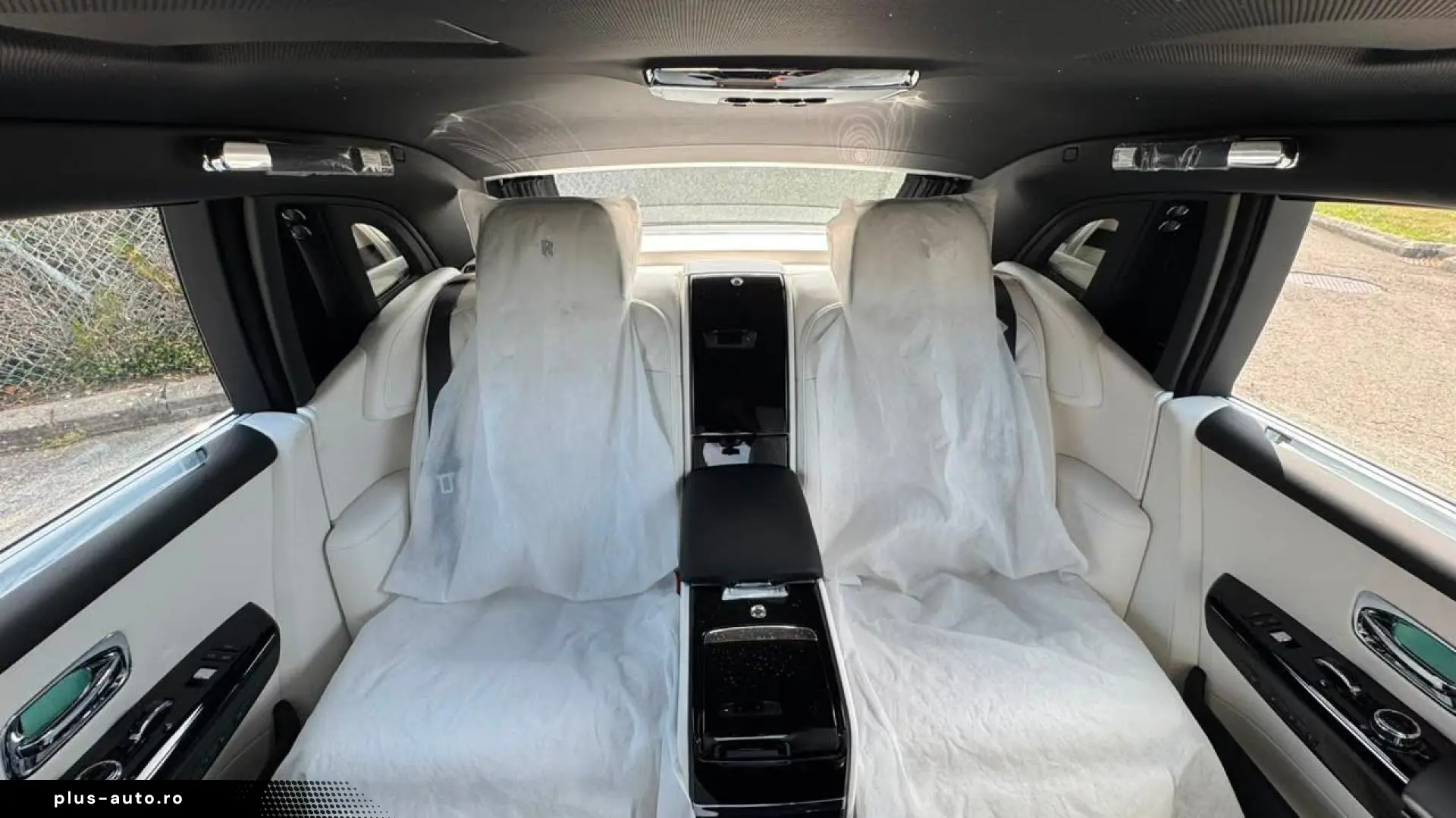 Rolls-Royce Phantom Extended   On Stock   2027