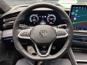 VW Tiguan 2.0 TDI 4Mot. R-Line Black Style PANORAMA