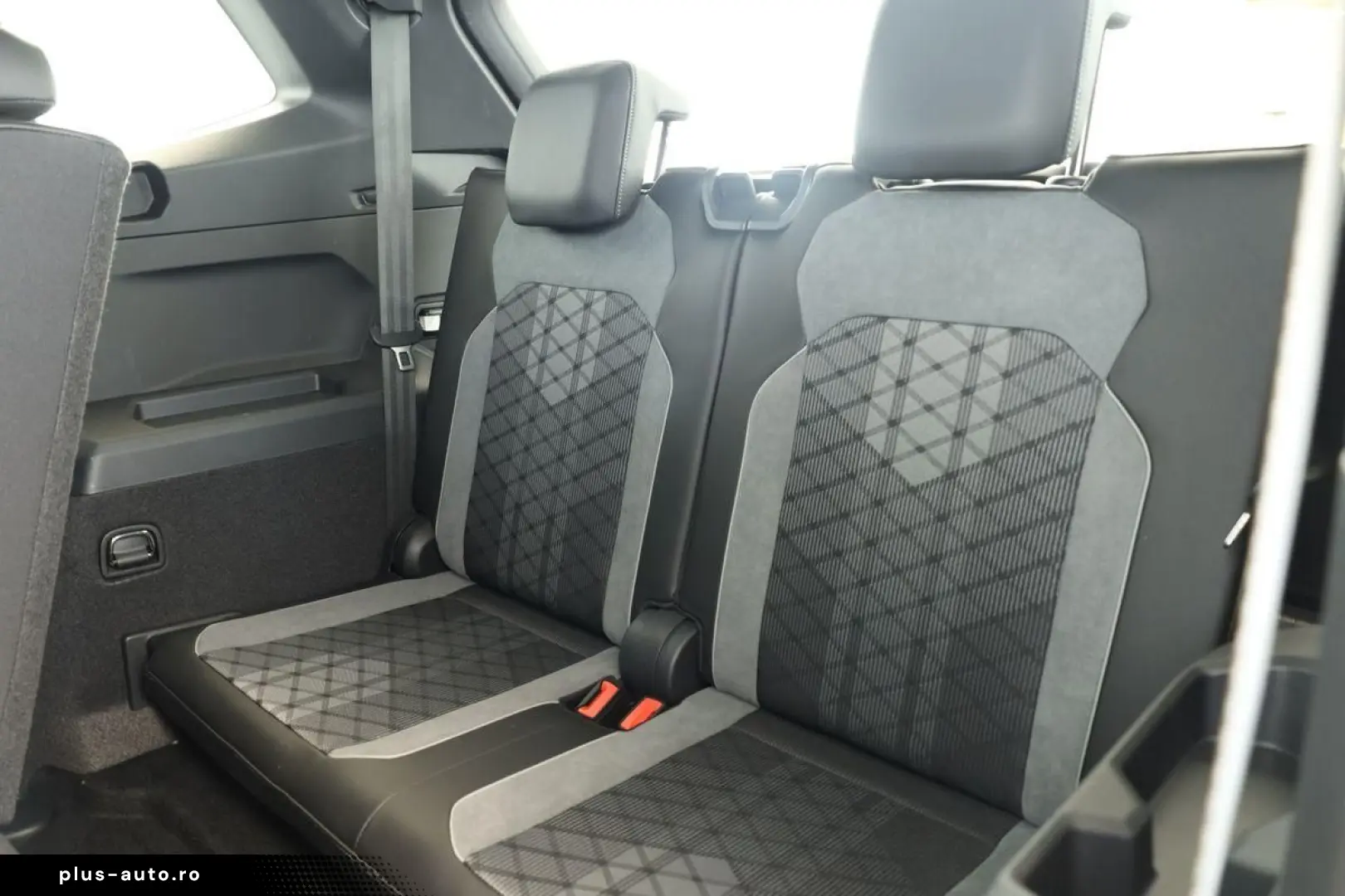 VW Tiguan Allspace 2.0 TDI 4M DSG R-Line 7 Pano Kam
