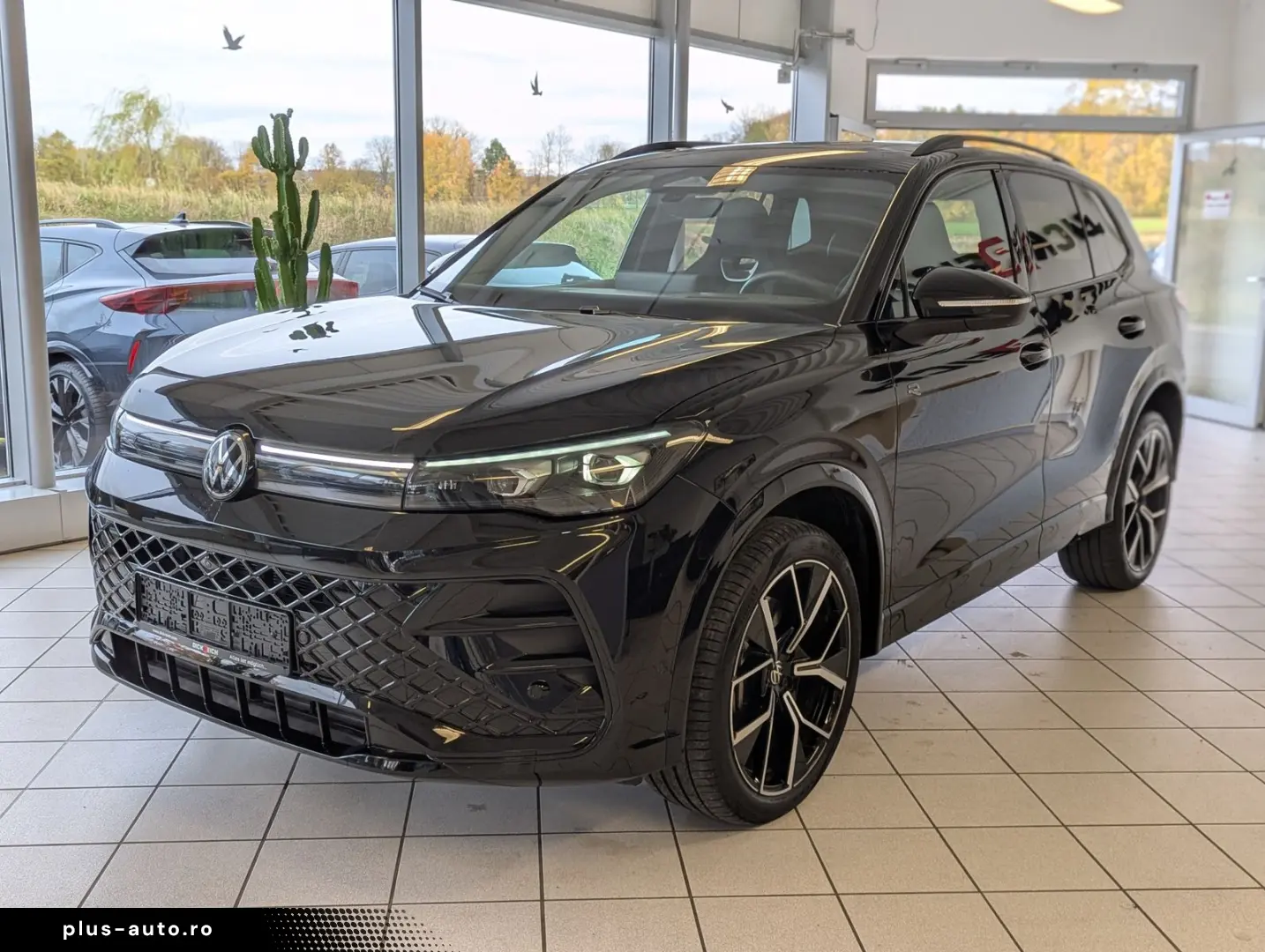 VW Tiguan 2.0TDI R-Line 4M Pano Black Matrix AHK 20