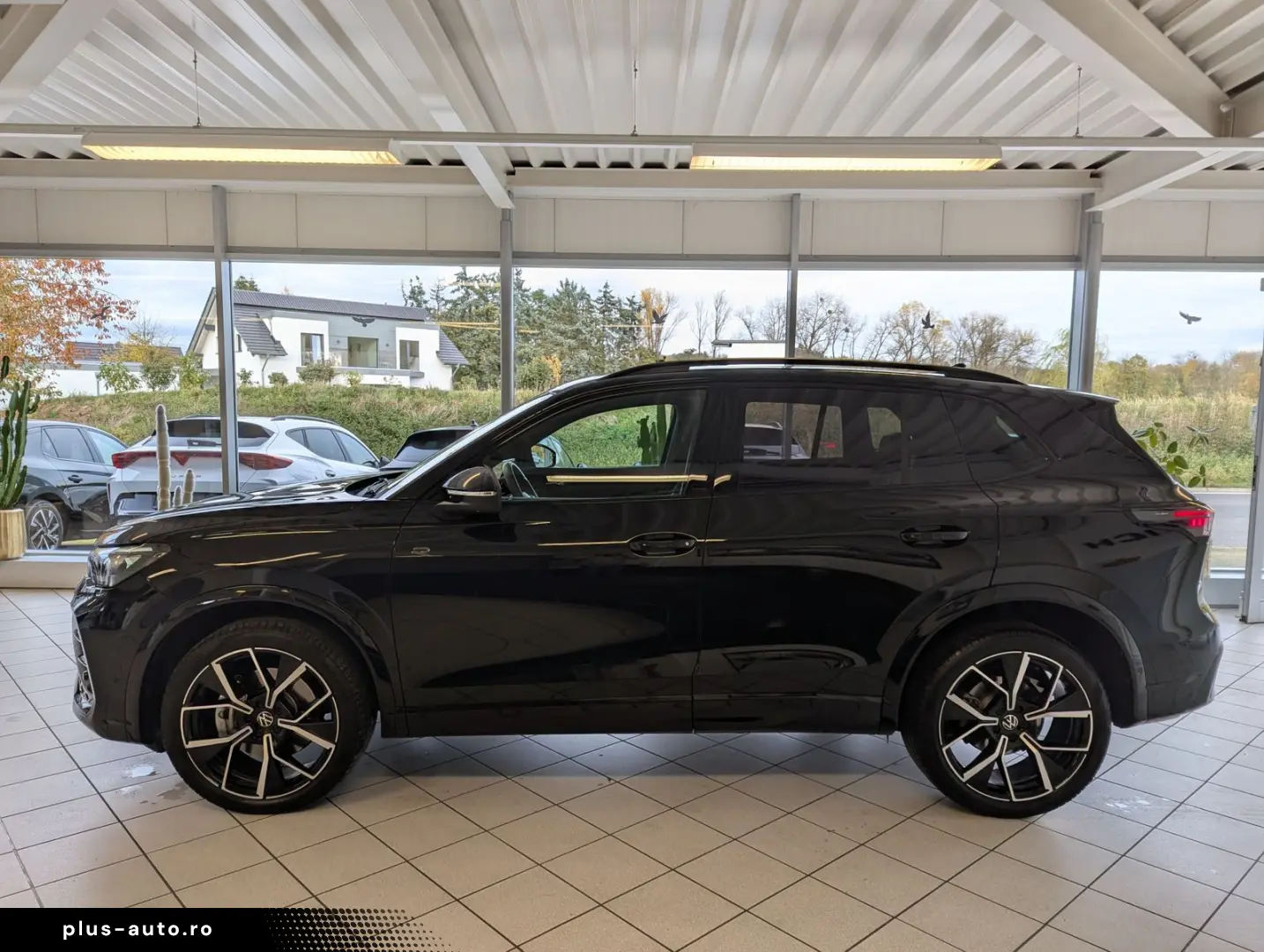VW Tiguan 2.0TDI R-Line 4M Pano Black Matrix AHK 20