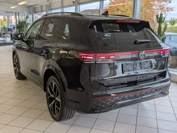 VW Tiguan 2.0TDI R-Line 4M Pano Black Matrix AHK 20