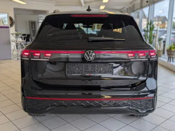 VW Tiguan 2.0TDI R-Line 4M Pano Black Matrix AHK 20