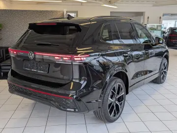 VW Tiguan 2.0TDI R-Line 4M Pano Black Matrix AHK 20