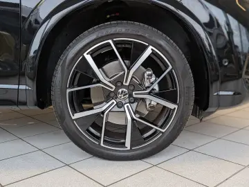 VW Tiguan 2.0TDI R-Line 4M Pano Black Matrix AHK 20