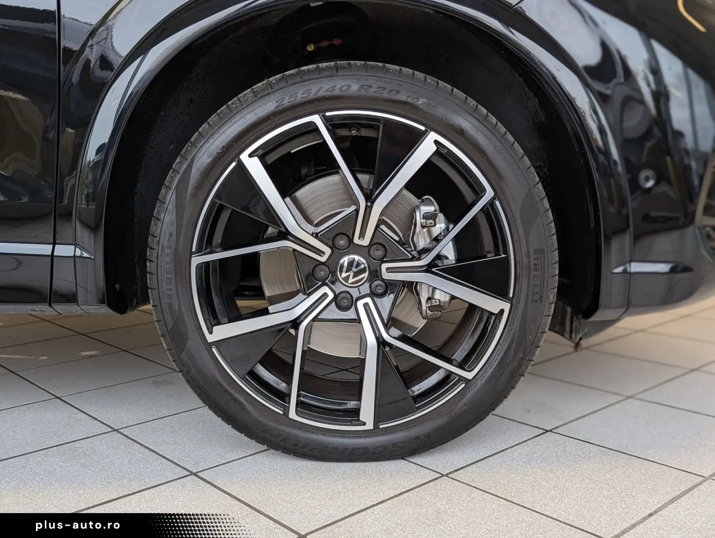 VW Tiguan 2.0TDI R-Line 4M Pano Black Matrix AHK 20