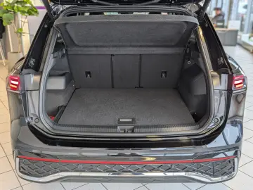 VW Tiguan 2.0TDI R-Line 4M Pano Black Matrix AHK 20