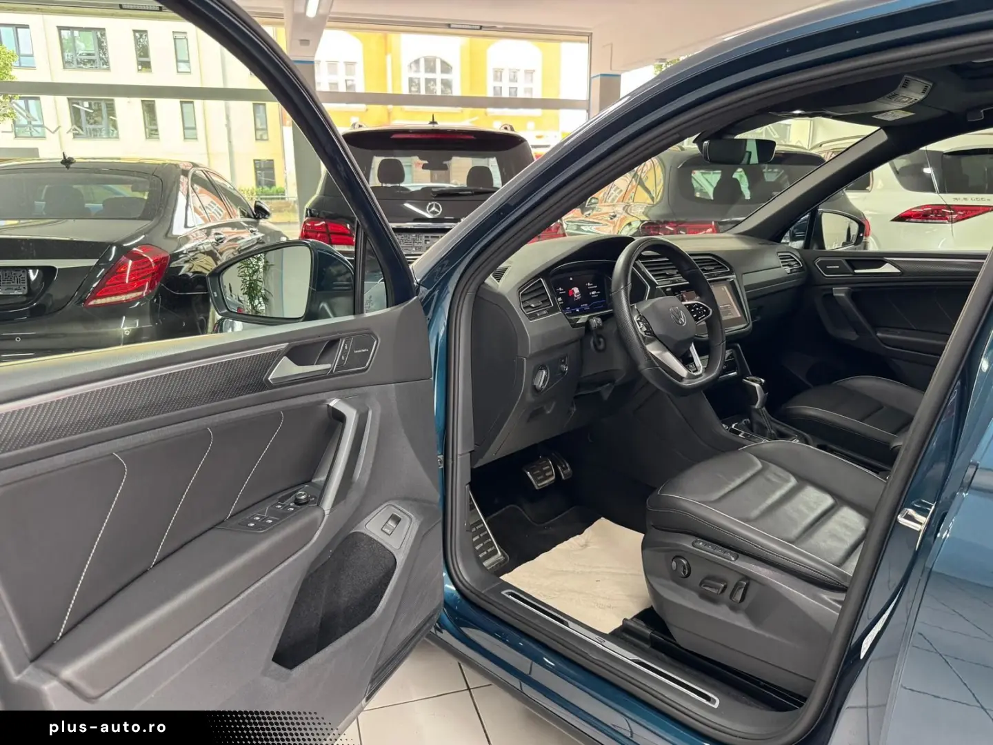 VW Tiguan TSI 4M R-LINE AHK PANO LEDER NETTO 30.900