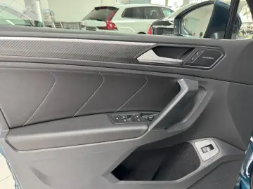 VW Tiguan TSI 4M R-LINE AHK PANO LEDER NETTO 30.900