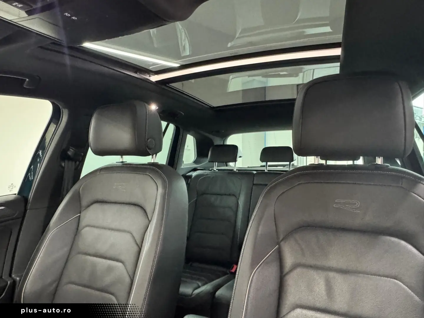 VW Tiguan TSI 4M R-LINE AHK PANO LEDER NETTO 30.900