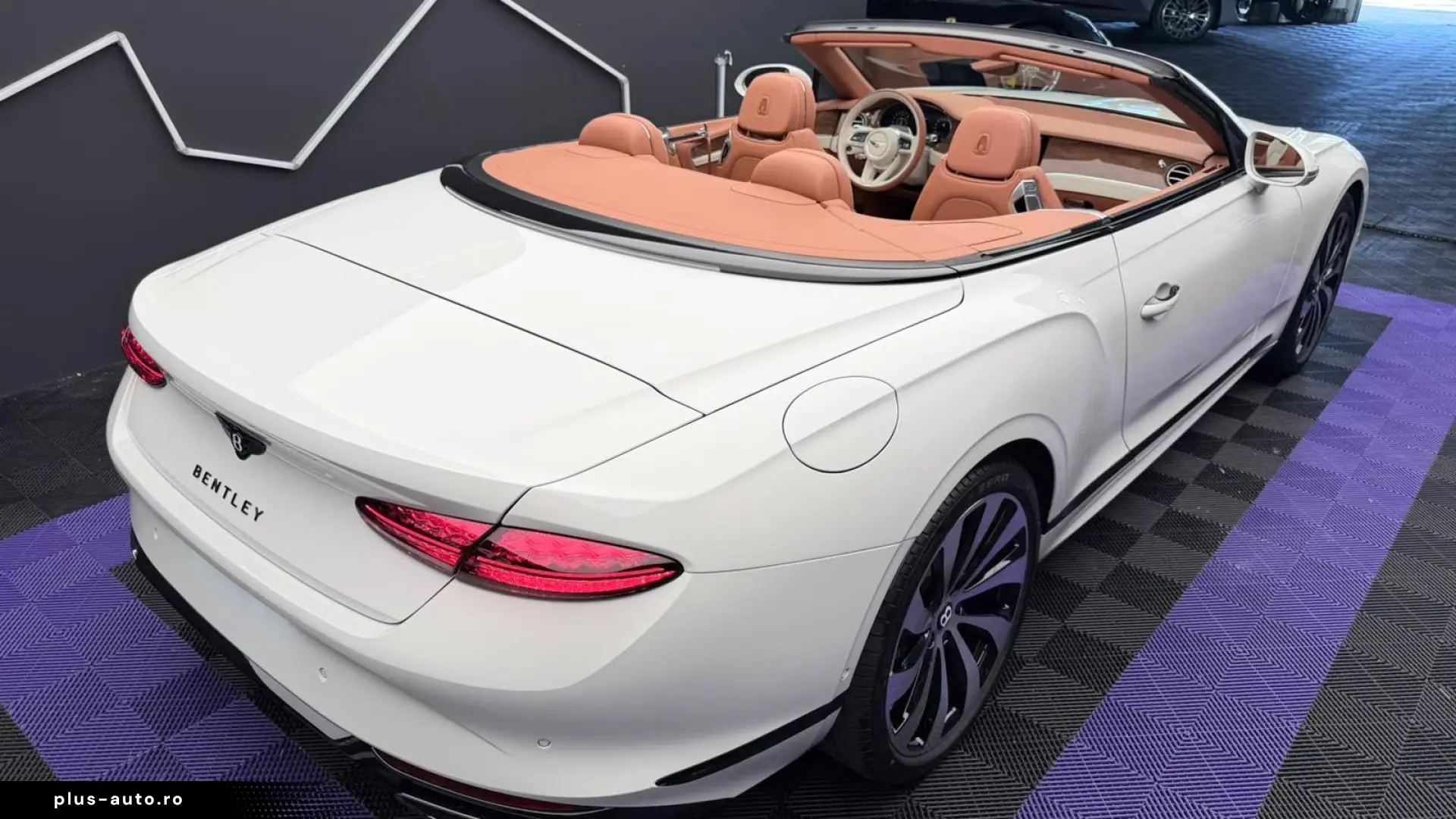 Bentley Continental GTC V8- B&O- 22- HUD