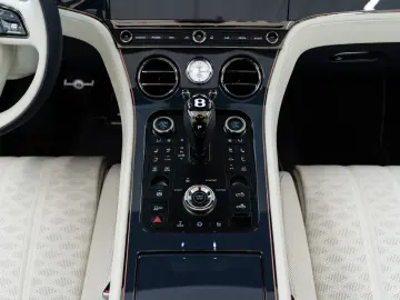 Bentley Continental GTC Mulliner Akrapovic