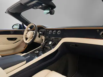 Bentley Continental GTC Mulliner Akrapovic
