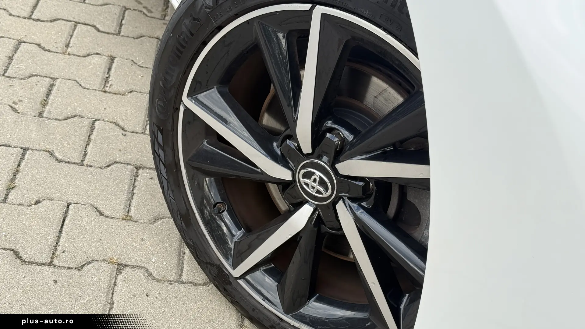 1.8   Alcantara   Keyless   2 Seturi Jante   RAR Efectuat