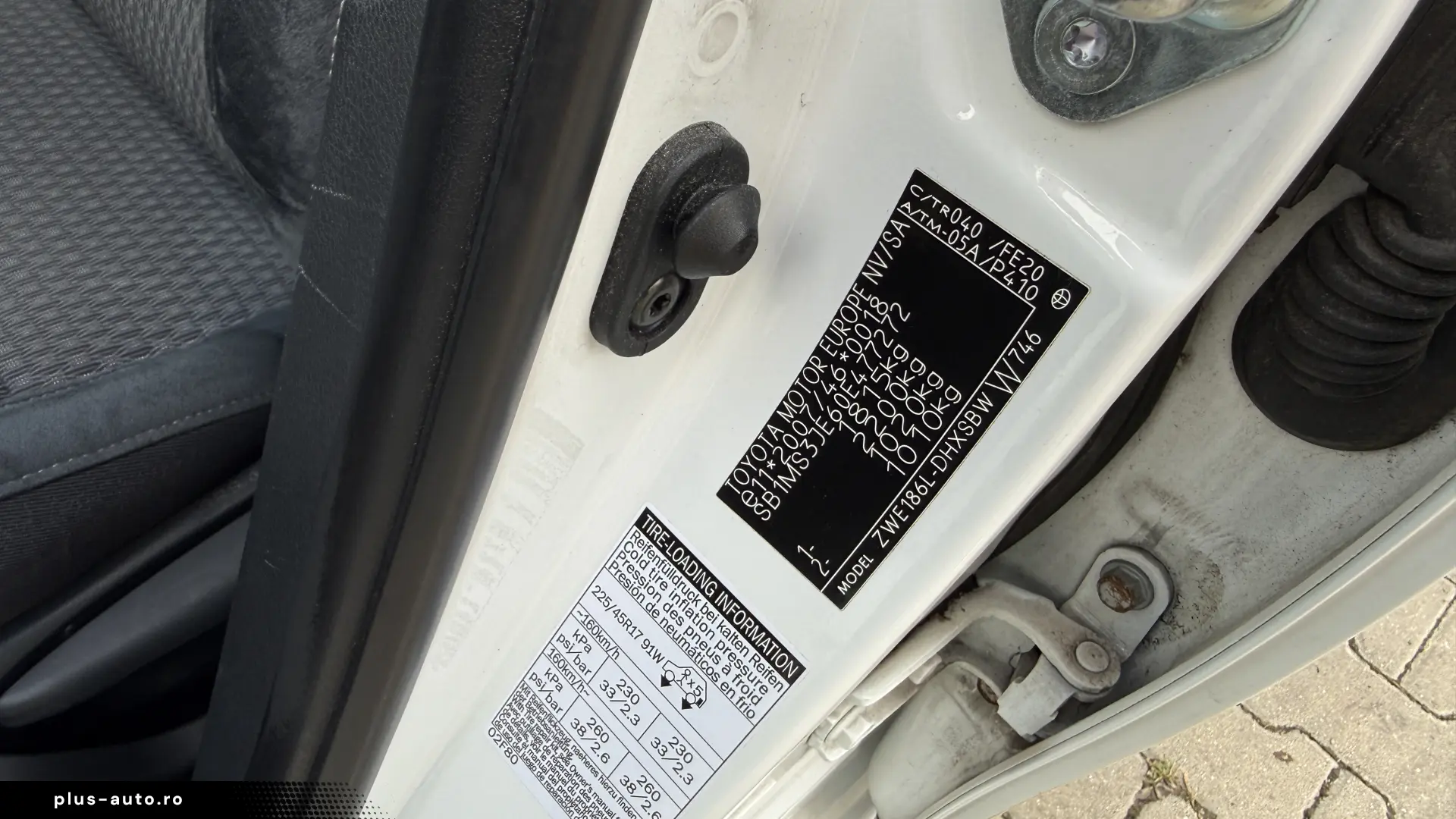 1.8   Alcantara   Keyless   2 Seturi Jante   RAR Efectuat