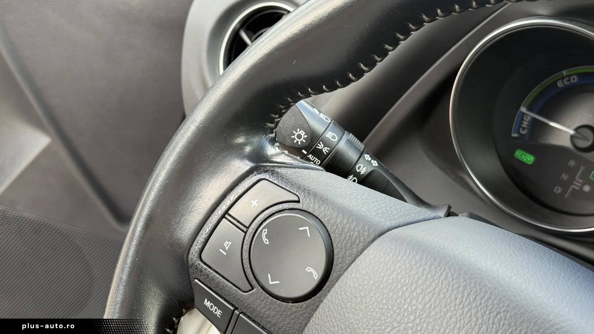 1.8   Alcantara   Keyless   2 Seturi Jante   RAR Efectuat