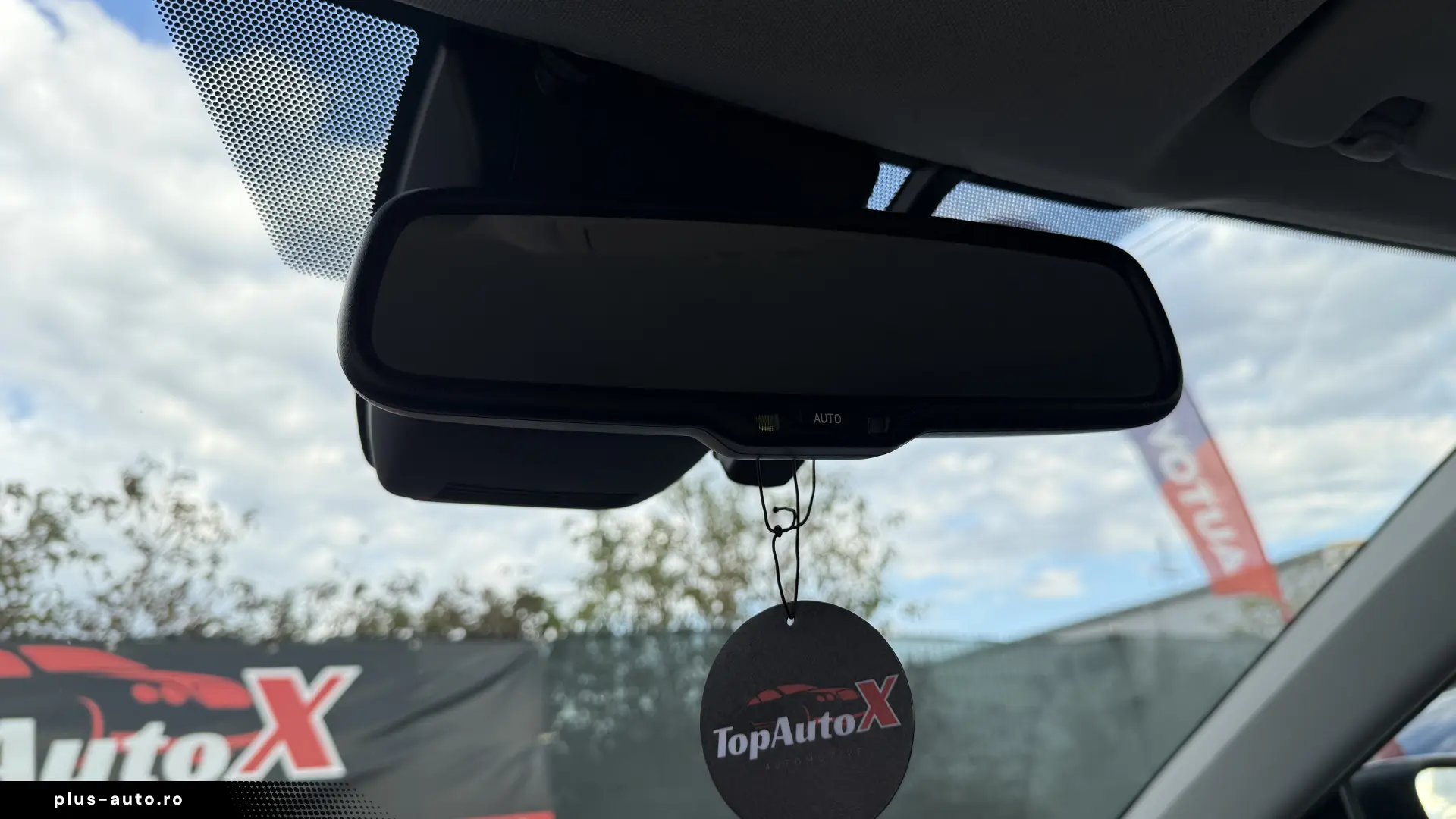 1.8   Alcantara   Keyless   2 Seturi Jante   RAR Efectuat