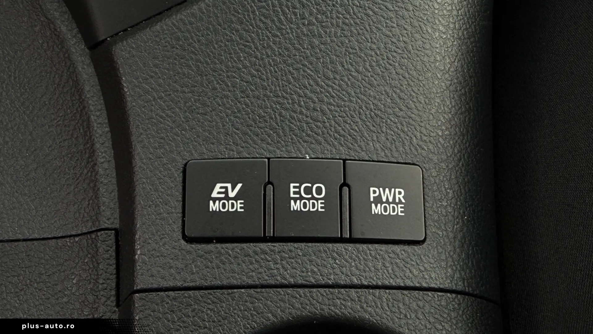 1.8   Alcantara   Keyless   2 Seturi Jante   RAR Efectuat