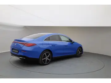Mercedes-Benz CLA 200 - Electric