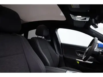 Mercedes-Benz CLA 200 - Electric