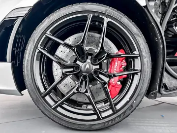McLaren 750S Coupe Performance MY27